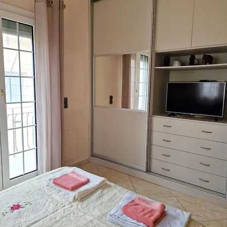 Nik Cougar Apartmnet Appartamento Ermoupoli
