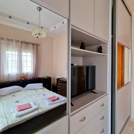 Nick Cougar Apartmnet * Ermoupoli