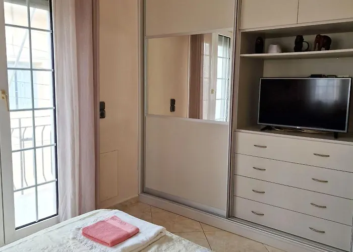 Nick Cougar Apartmnet Apartamento Ermoupoli